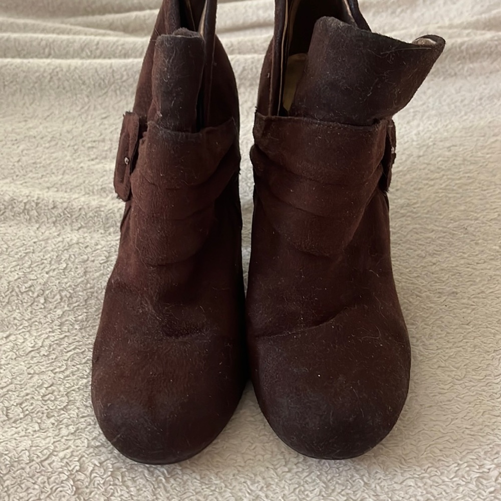 Chocolate brown booties. Good condition.
